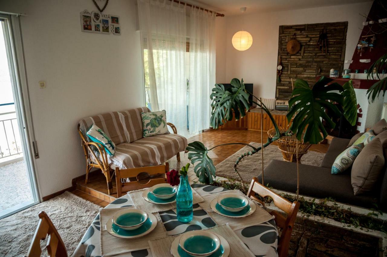 Paradise View Apartment Palaiontsiflikion Bagian luar foto